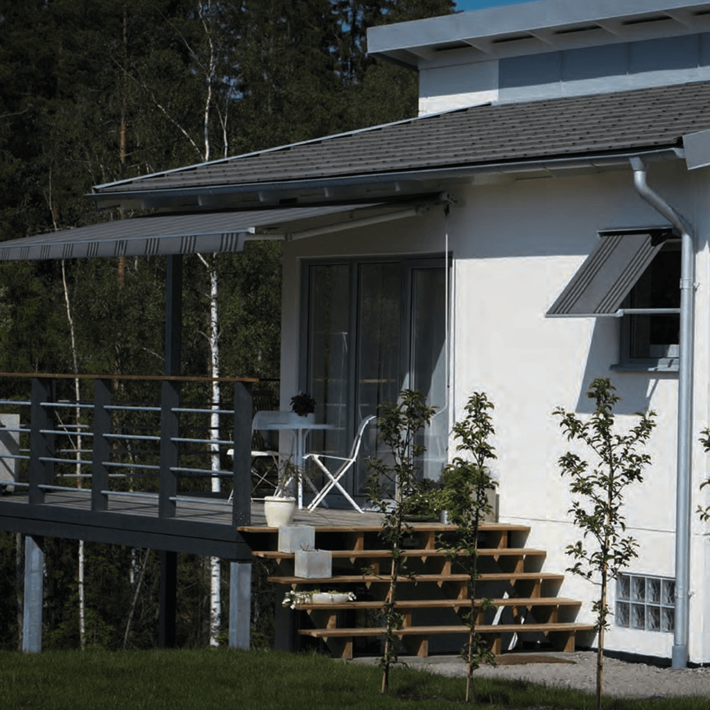 Ikkunamarkiisi asennettuna